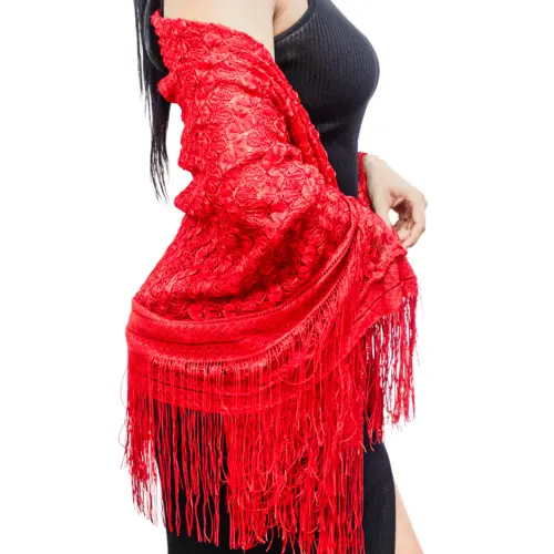 Capa tejida con barbillas rojo de 140x140x1cm