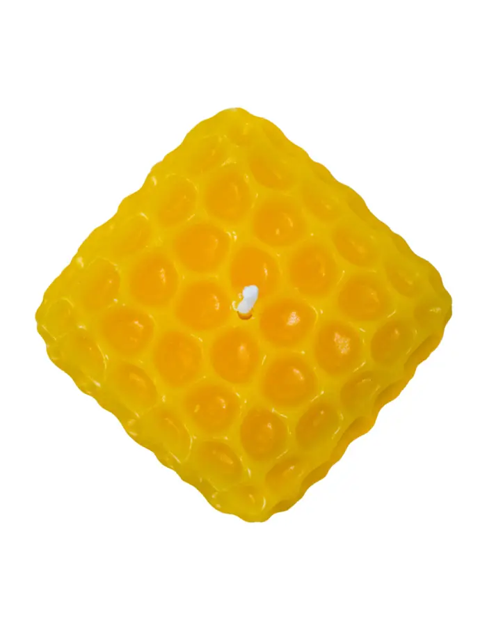 Vela decorativa cuadrada diseño circulos amarillo de 5.5x5.5x5.5cm - Image 4