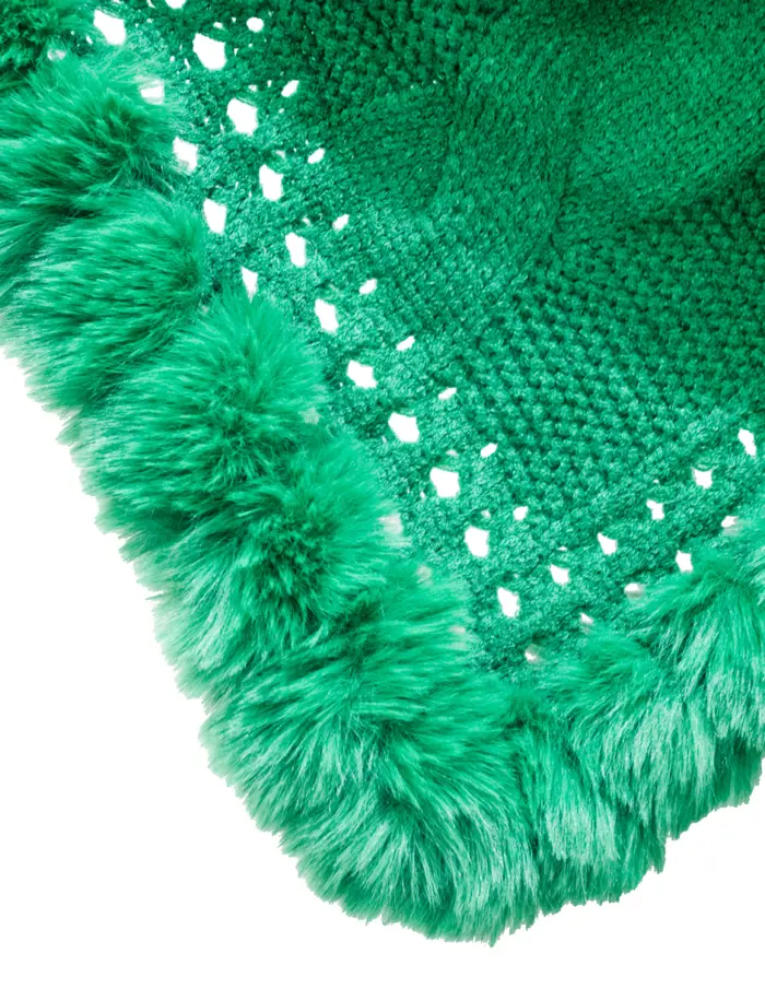 Capa verde con peluche en las orillas de 65x65cm - Image 4
