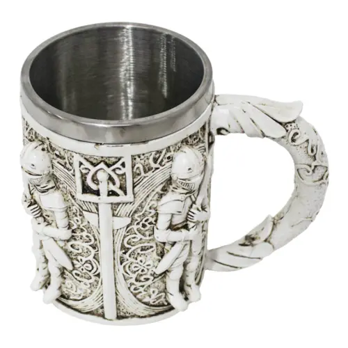 Taza de resina diseño armadura medieval de 400ml de 8.7x15x12cm