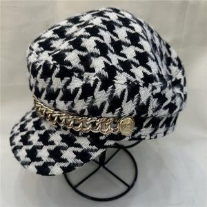 Gorro de invierno negra con blanco de 17x25x10cm