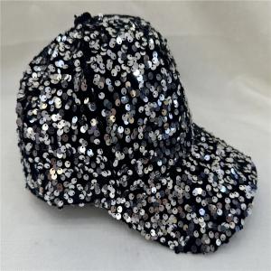 Gorra negra con plata y lentejuelas de 20x27x12cm