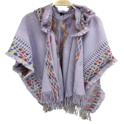Poncho con gorro de invierno lila de 78x92x0.1cm