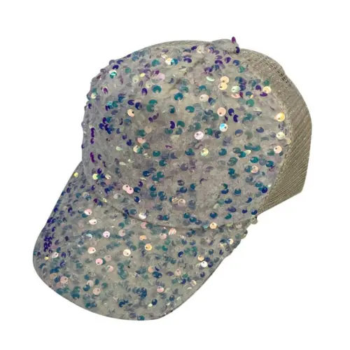 Gorra beige con lentejuelas de 16x27x10cm