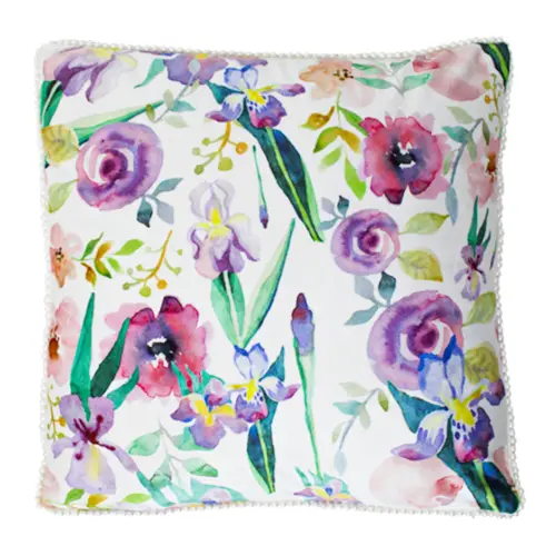 Cojín estampado blanco con flores moradas y lilas con borde aperlado de 45X45cm 100 % polyester