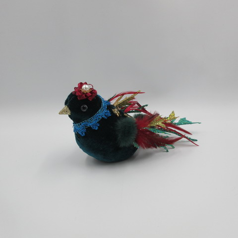 Pájaro colgante de terciopelo vino con verde de 21x9x12cm