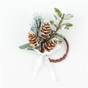 Servilletero de follaje verde con piñas y liston de 3.8cm