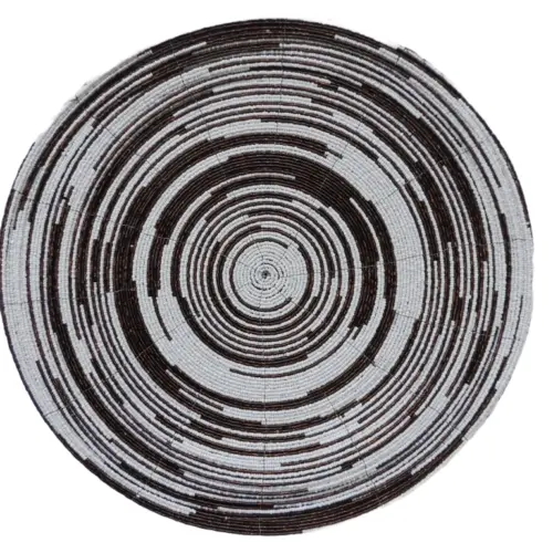 Mantel individual redondo con cuentas blanco con negro de 35cm