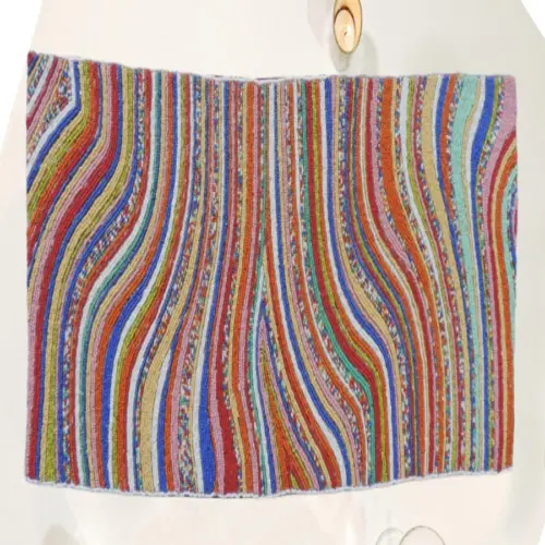Camino de mesa bordado de chaquiras de colores de 90x32cm