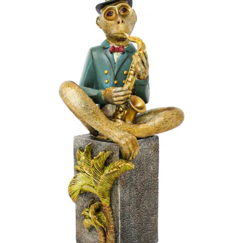 Chango de poliresina tocando saxofón de 15x14x40cm