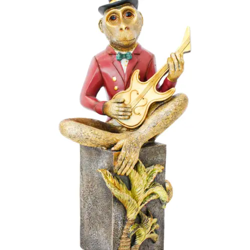 Chango de poliresina tocando guitarra de 15x14x40cm