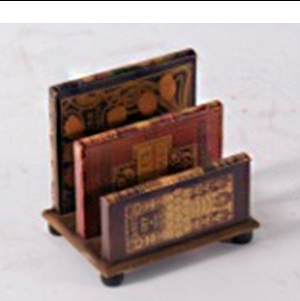 Tarjetero de madera diseño libros de 18x15x19cm