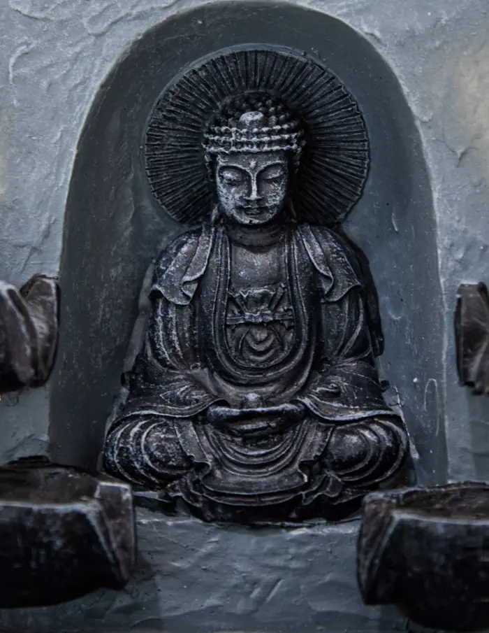 Fuente de poliresina con Buda meditando y piedras a los lados de 13x12x17cm - Image 3
