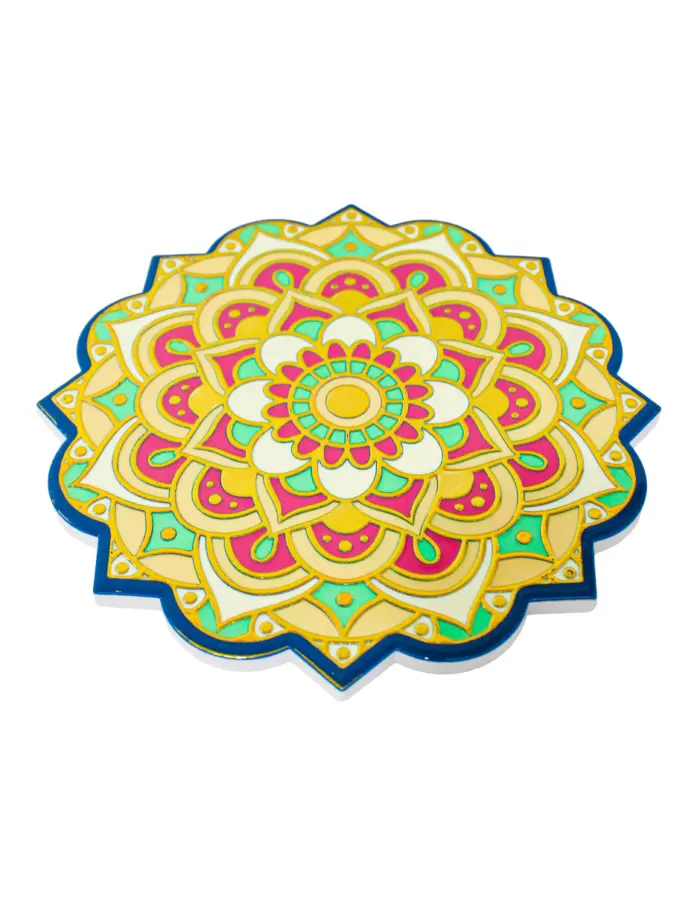 Portacaliente diseño mandala amarillo con rojo de 20x20 - Image 2