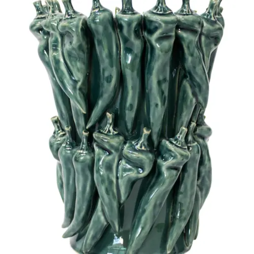 Florero de porcelana verde diseño chiles de 21.5×21.5x27cm
