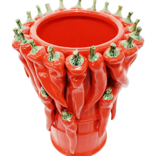 Florero de porcelana con chiles naranjas de 21.5×21.5x27cm