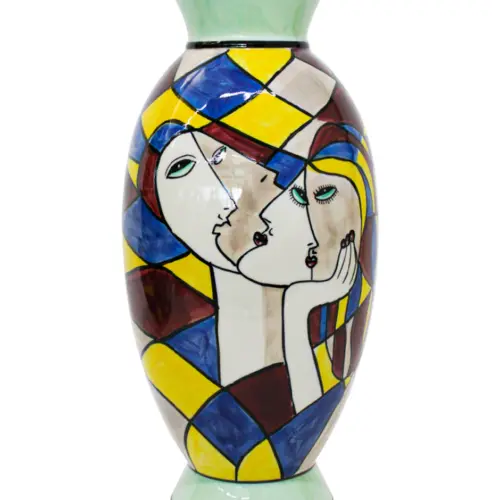 Florero de porcelana diseño rostro de mujeres de 17.5×17.5×38.5cm
