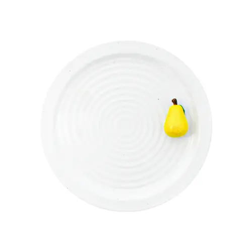 Plato de porcelana blanca con pera amarilla de 20.8×20.8×3.6cm