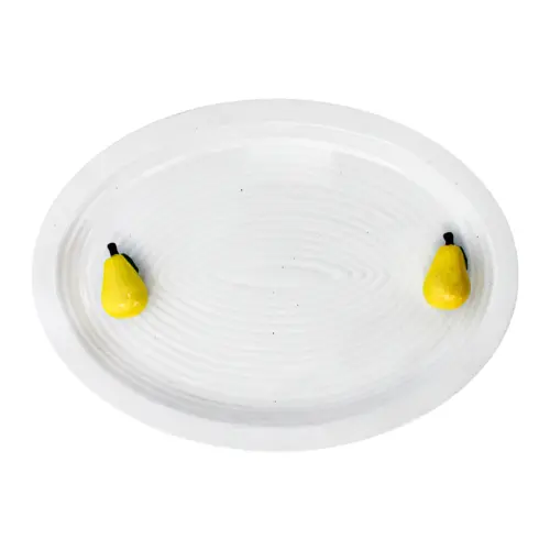 Plato de porcelana ovalado con pera amarilla de 35.9×25.7×4.2cm