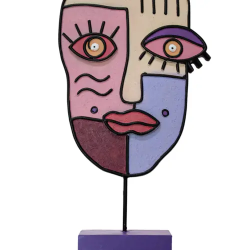 Escultura de rostro de mujer abstracto de resina con base morada de 20.5x7x37.5cm