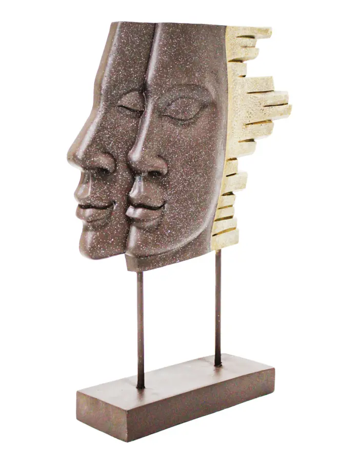 Escultura de rostro desprendiendose de resina - Image 2