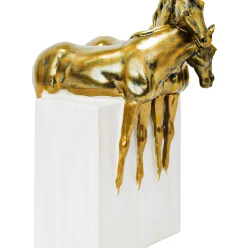 Escultura de caballos dorados de resina de 16x13x23cm