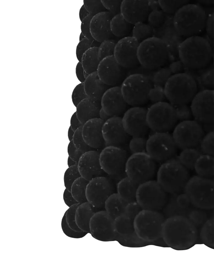 Cono con pompones negros - Image 3