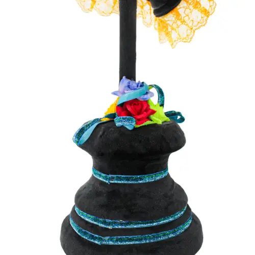 Sombrero naranja con escoba de 49x49x115cm