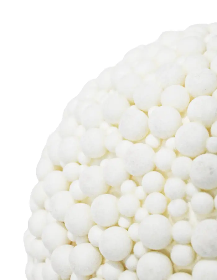 Bola con pompones blancos de 25x25x25cm - Image 2