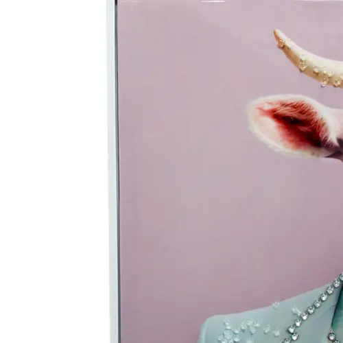 Cuadro diseño chivo con traje elegante