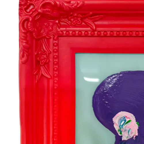 Cuadro con pintura de color morado y colores con marco rojo de 30x36cm