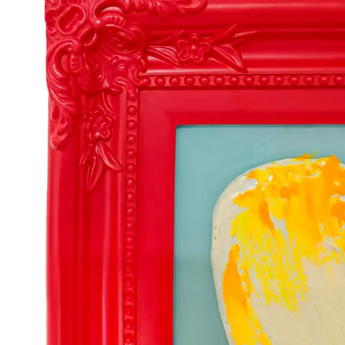 Cuadro con pintura de color amarillo con marco rojo de 30x36cm