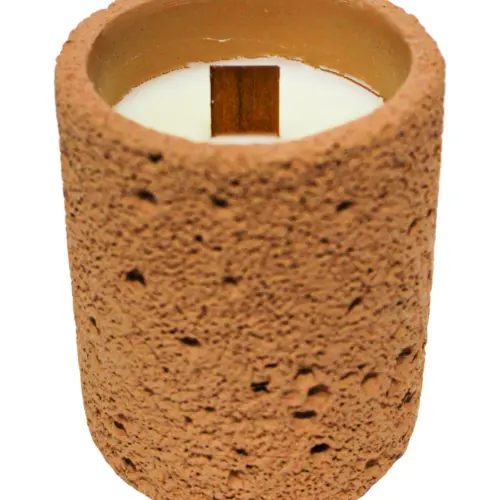 Vela con base de resina cilindrica naranja de 8x8x9.5cm