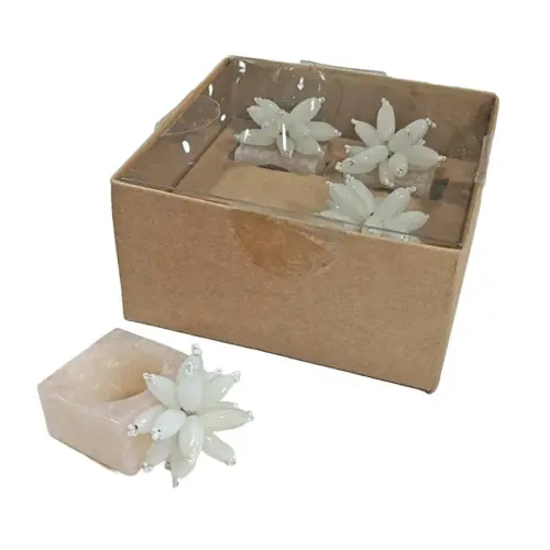 Juego de 4 servilleteros cuadrados de resina marfil diseño flor de 5x3x8cm