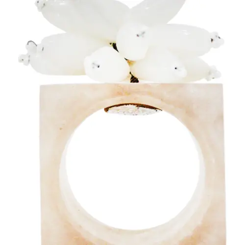 Juego de 4 servilleteros cuadrados de resina marfil diseño flor de 5x3x8cm