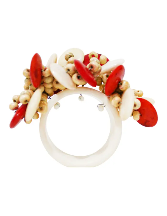 Juego de 4 servilleteros con cuentas crema con rojo de 6cm - Image 2