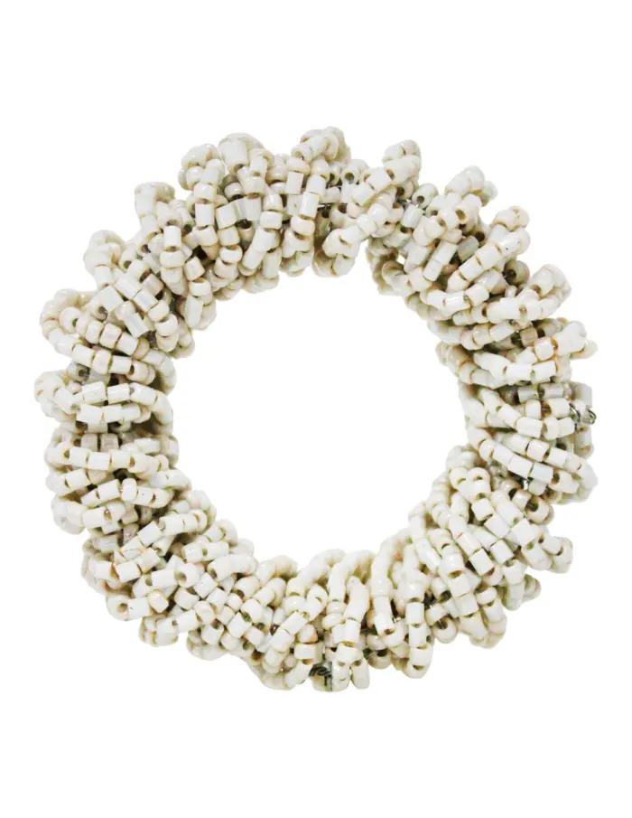 Juego de 4 servilleteros con chaquiras blancas de 6cm - Image 2