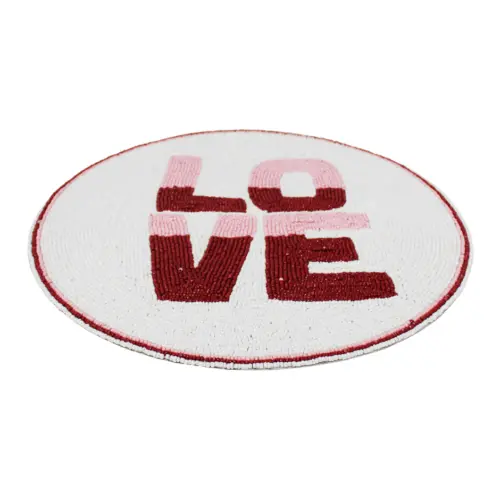Mantel individual bordado de chaquiras con leyenda LOVE de 35cm
