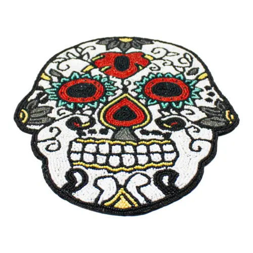 Mantel individual bordado de chaquiras diseño calavera blanca con negro de 35x25cm