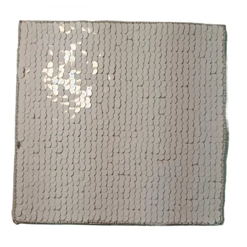 Mantel individual cuadrado bordado de lentejuelas blancas de 35x35cm