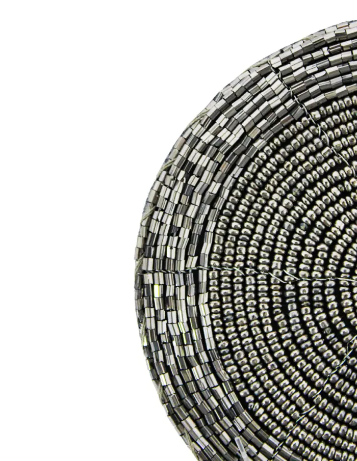 Juego de 4 portavasos bordados de chaquiras gris claro de 10cm - Image 4