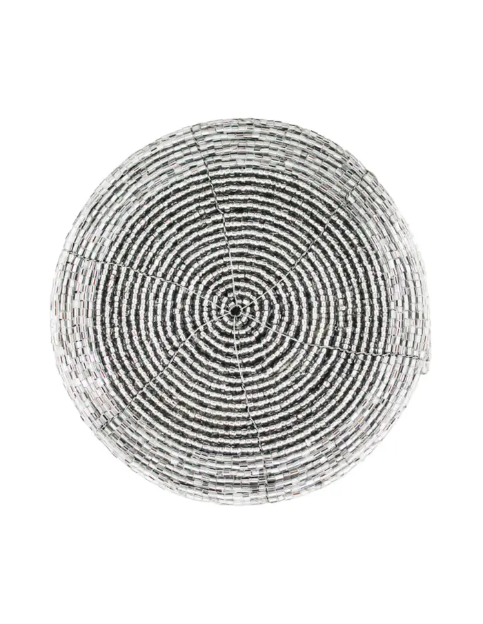 Juego de 4 portavasos bordados de chaquiras plateadas de 10cm - Image 2