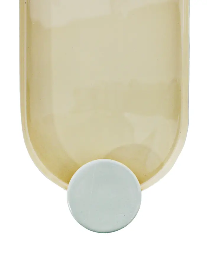 Charola oval de metal con candelabros verde de 43.5x14.5x2cm - Image 4