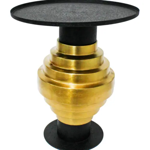 Mesa de metal diseño tornillo negra con dorado de 46x46x52cm