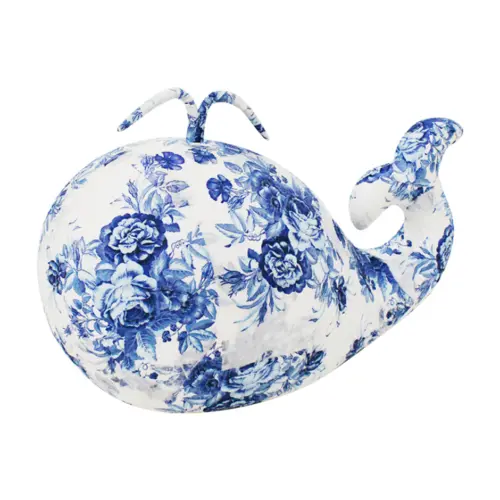 Ballena forrada de papel con flores azules con blanco de 32x17x24cm
