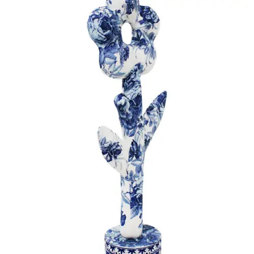 Flor forrada de papel con flores azul con blanco de 26x10x63cm