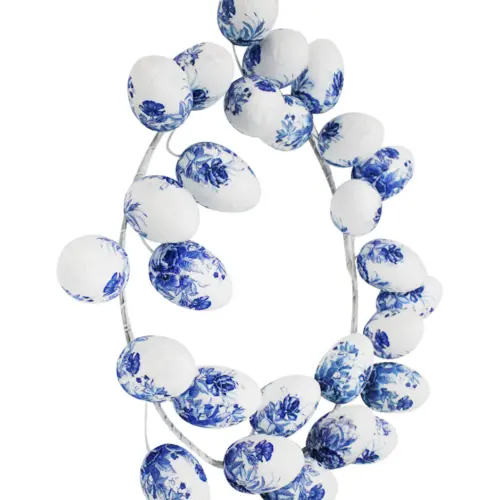 Corona de huevos forrada de papel con flores azul con blanco de 50x50x7cm