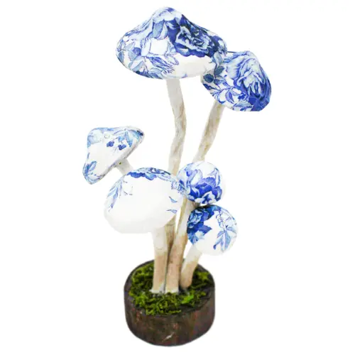 Hongos forrados de papel con flores azul con blanco