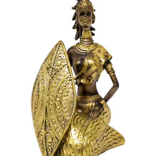 Africana de poliresina con escudo dorado diamantado de 13.5x9x24.5cm