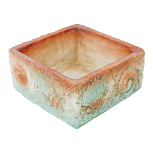 Maceta de rectangular de cemento con conchas de 19x19x10.5cm
